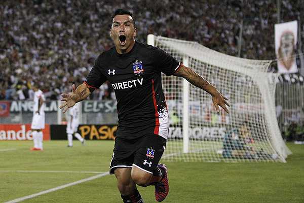 Paredes, emocionado após marcar o segundo gol (Foto: Reuters)